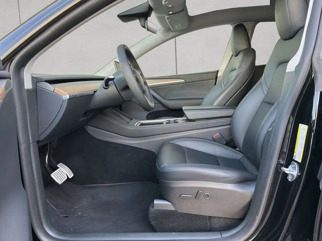 Tesla Model Y AWD Dual Motor Performance