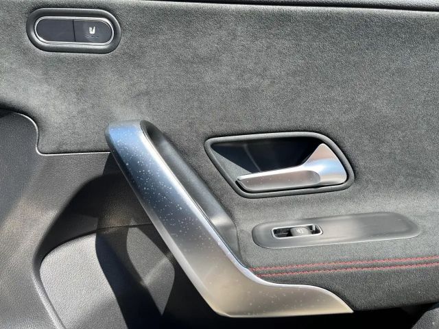 Mercedes-Benz A 200 AMG Line