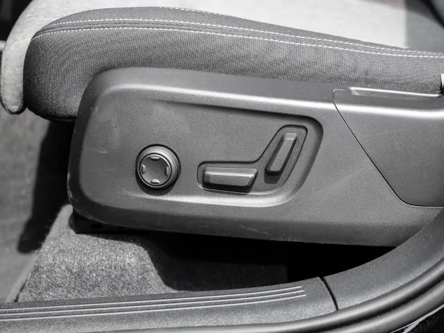 Volvo XC40 Dark Plus