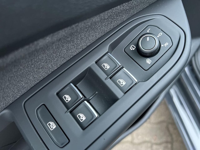 Volkswagen Golf 1.5 eTSI DSG Golf VIII Life