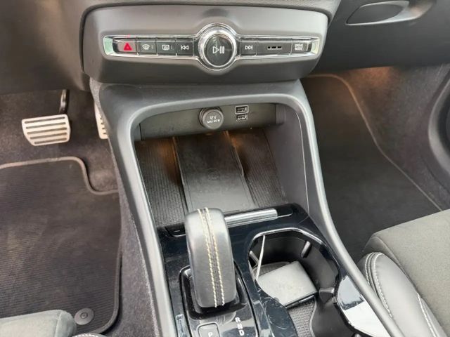 Volvo XC40 R-Design Recharge T5