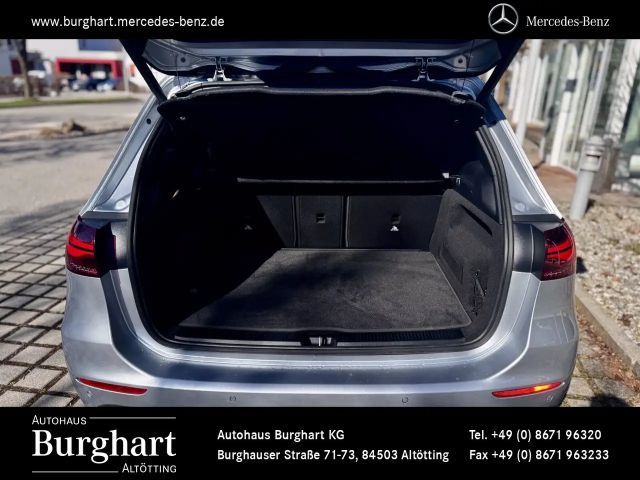 Mercedes-Benz B 200 Progressive Sedan