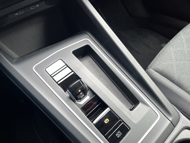 Volkswagen Golf 1.5 eTSI DSG Life Variant