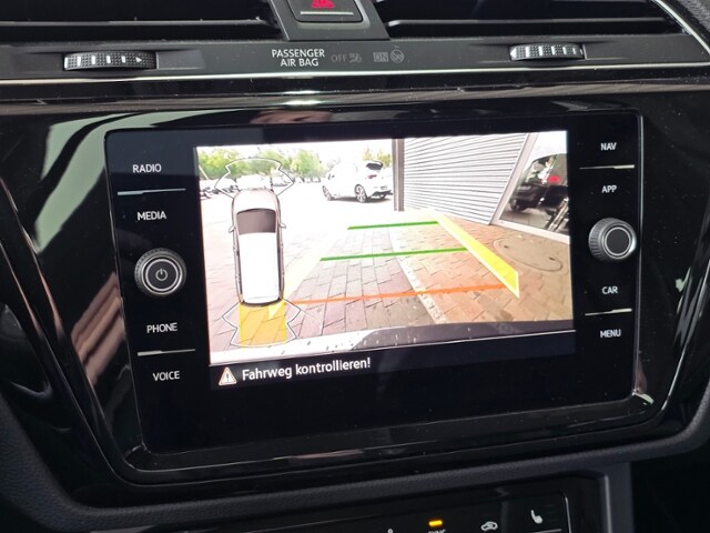 Volkswagen Touran 1.5 TSI DSG IQ.Drive R-Line