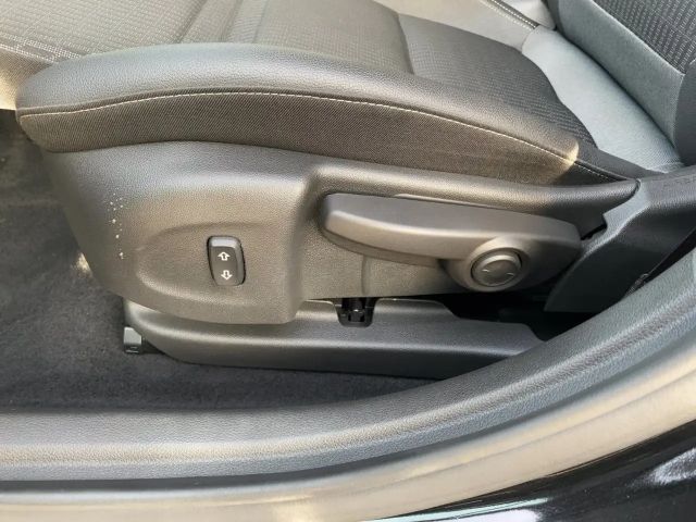 Opel Astra Business Elegance