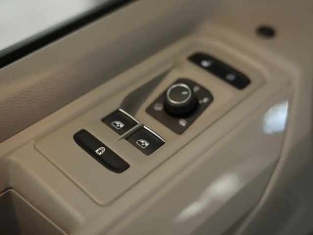 Volkswagen Multivan DSG Lang Style T7