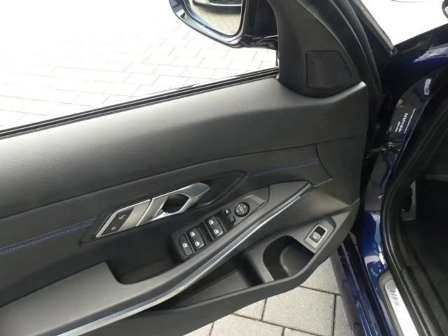 BMW 320 320d M-Sport Touring xDrive