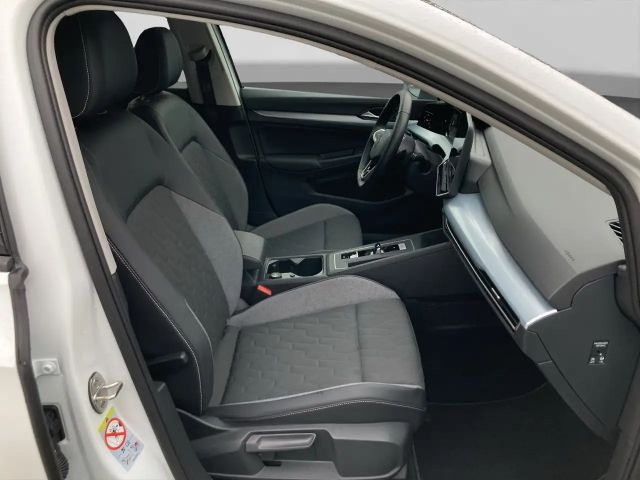 Volkswagen Golf 1.5 eTSI DSG IQ.Drive Variant