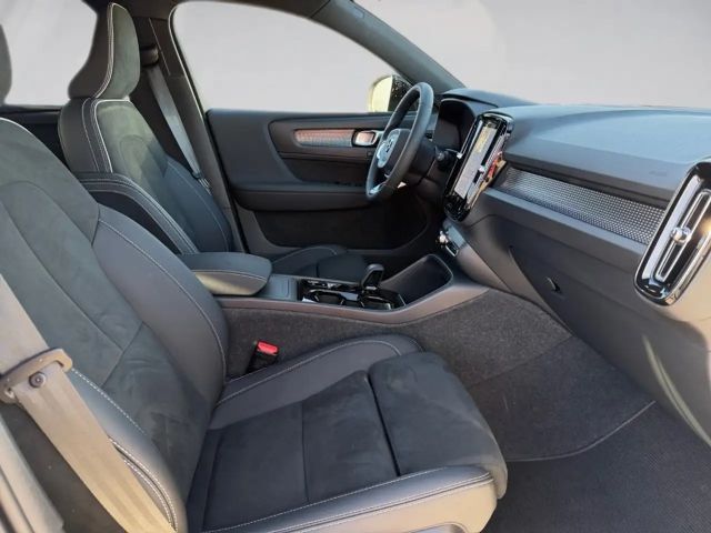 Volvo XC40 Dark Plus