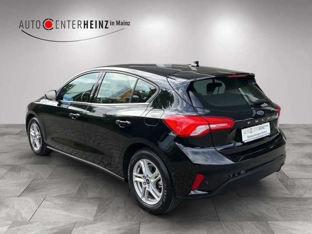 Ford Focus Cool & Connect