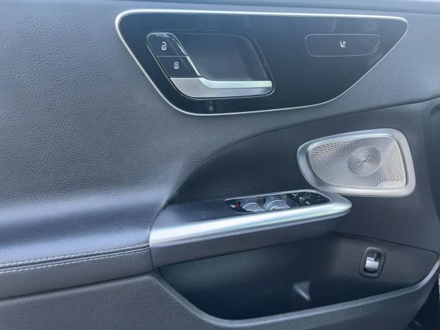 Mercedes-Benz C 300 AMG Line Sedan