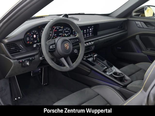 Porsche 992 4 Coupé GTS Targa