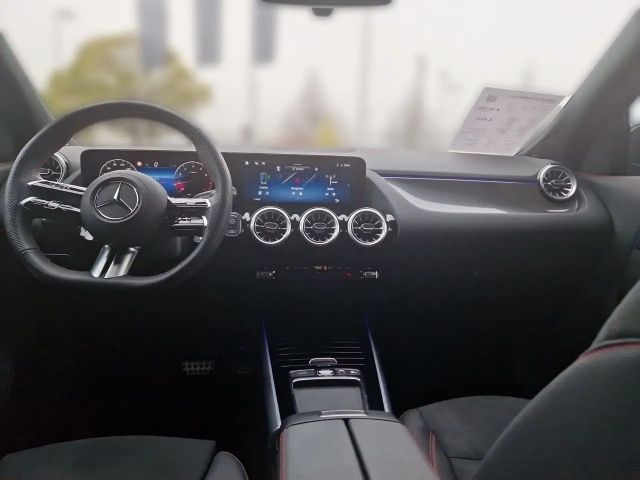 Mercedes-Benz GLA 180 AMG Line