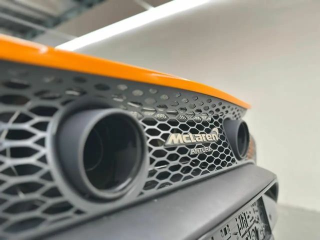 McLaren Artura Spider