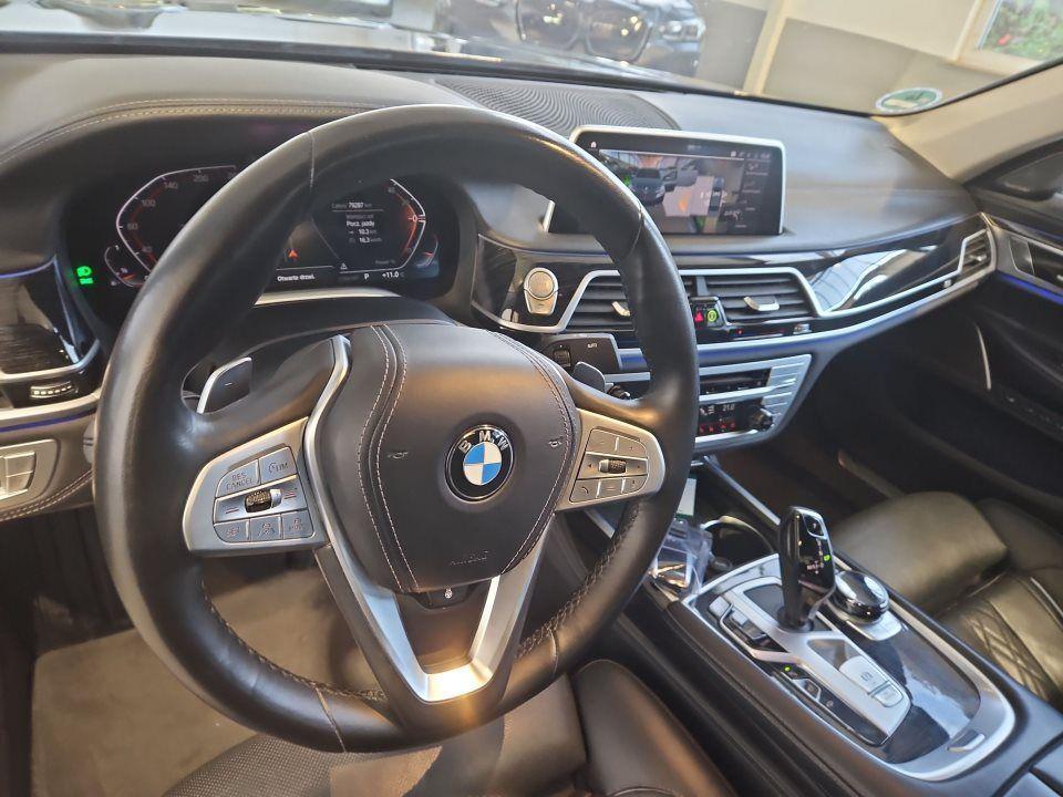 BMW 750 750i Sedan xDrive