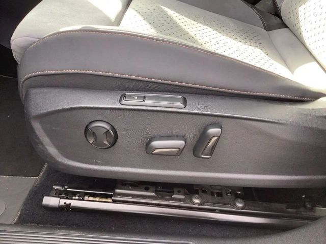 Cupra Born LM19 PANO eSITZE KAMERA PILOT-M ACC