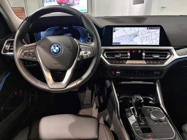 BMW 320 320e Sport Line xDrive