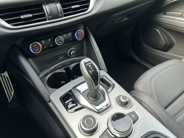Alfa Romeo Stelvio AT8 Q4 Turbo Veloce