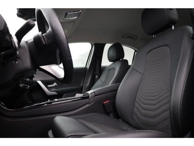 Mercedes-Benz A 200 A 200 d