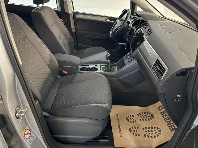 Volkswagen Touran 2,0 TDI *NAVI*ACC*AHK*PANO*PDC vo/hi*Elektr. He...