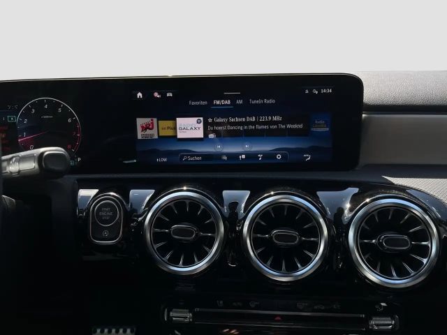 Mercedes-Benz A 200 AMG Line