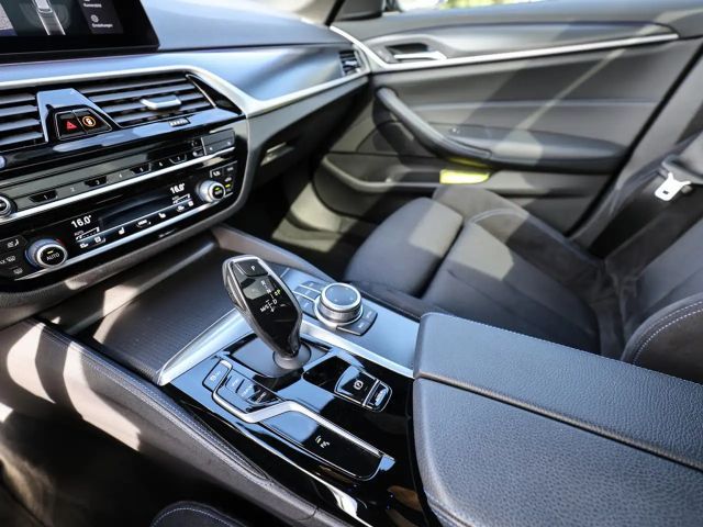 BMW 520 520d M-Sport Touring