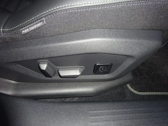 Peugeot E-3008 3008 Elektro 325 AWD LAUNCH EDITION