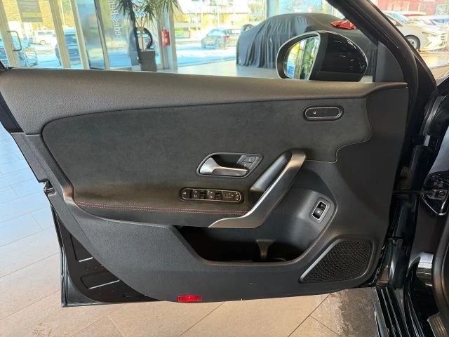 Mercedes-Benz A 250 A 250 e AMG Line