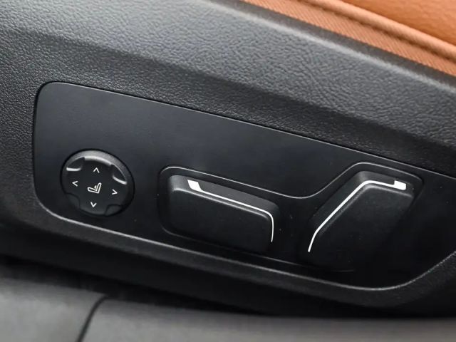 BMW 330 330e Sedan xDrive