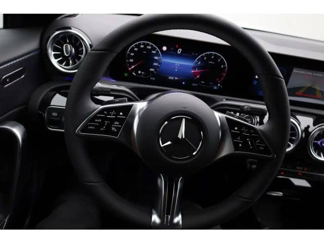 Mercedes-Benz A 180 Limo Night Distronic KeyGO Ambi Standhzg