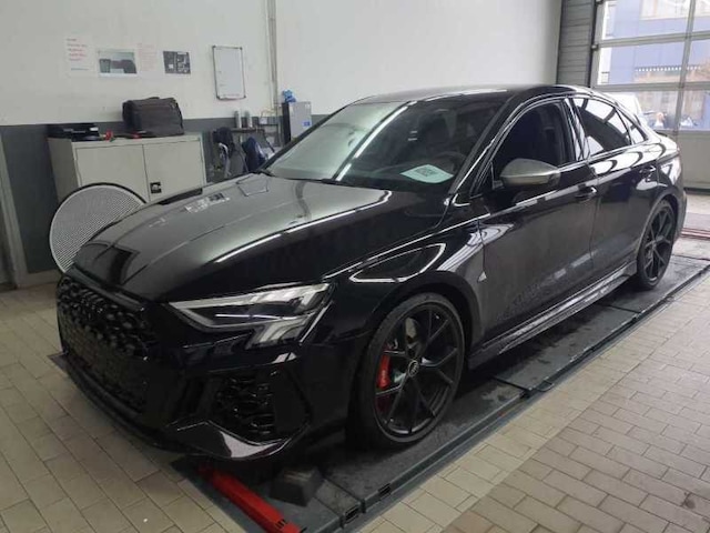 Audi RS3 Quattro S-Tronic Sedan