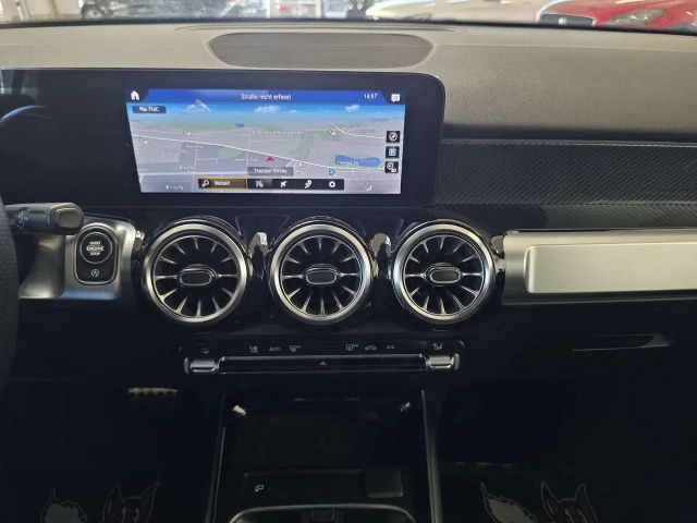 Mercedes-Benz GLB 250 AMG Line