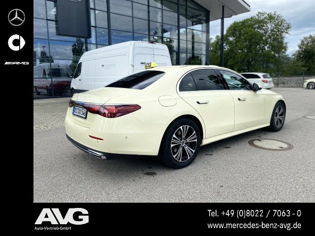 Mercedes-Benz E 200 E 200 d Sedan