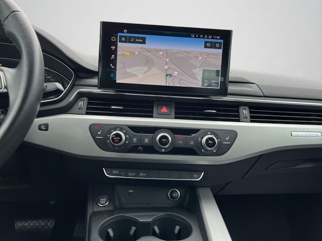 Audi A4 40 TFSI Quattro S-Tronic Sedan