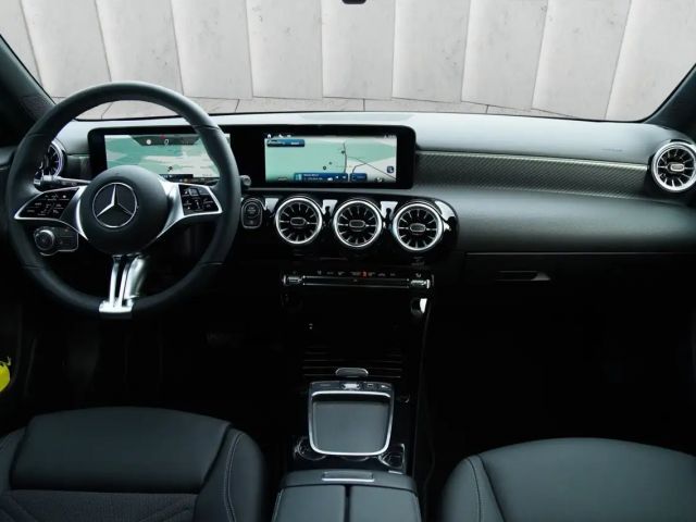 Mercedes-Benz A 180 Hatchback Progressive