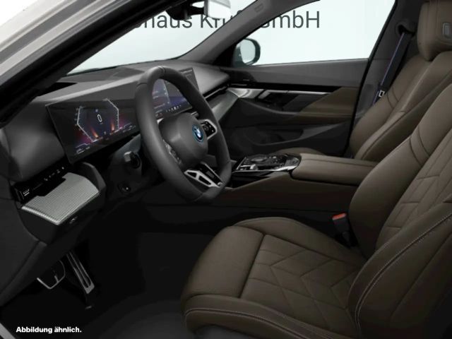 BMW 530 530e M-Sport Sedan