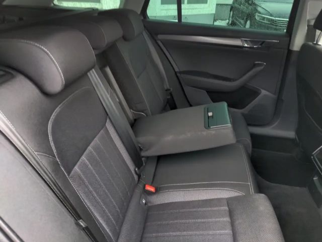 Skoda Superb 2.0 TDI Combi Style Style