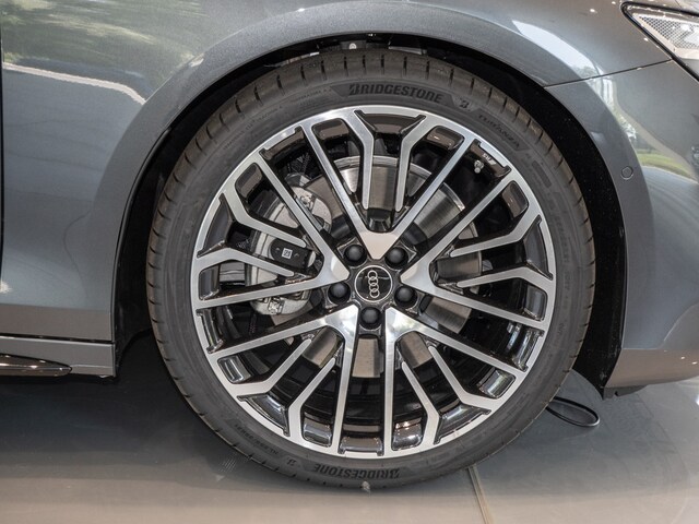 Audi A6 Avant Quattro S-Tronic