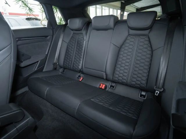 Audi RS3 S-Tronic Sedan Sportback
