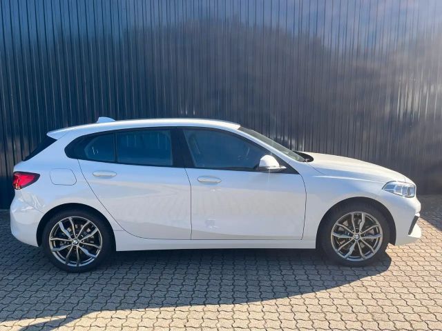 BMW 120 120i 5-deurs Sedan