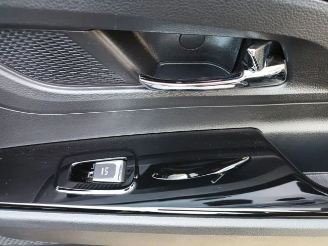 SsangYong Korando e-Motion PLATINUM +T.LEDER+ABSTANDSPILOT