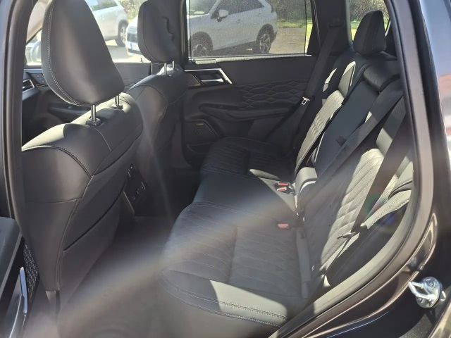 Mitsubishi Outlander 4WD PHEV