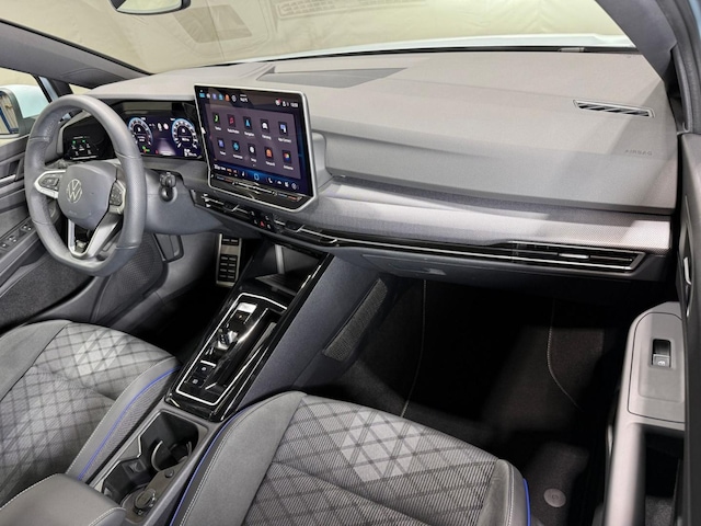 Volkswagen Golf 1.5 eTSI DSG R-Line