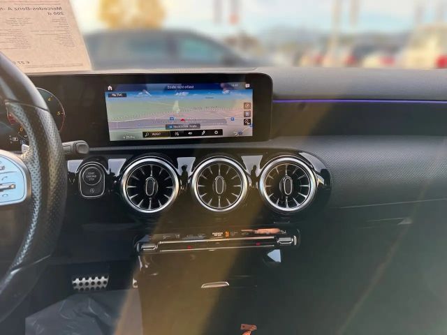 Mercedes-Benz A 200 A 200 d