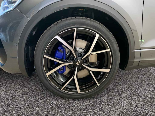 Volkswagen T-Roc T-Roc R LEDER*BLACK*PANO*DCC*AHK*CAM*MATRIX*19"