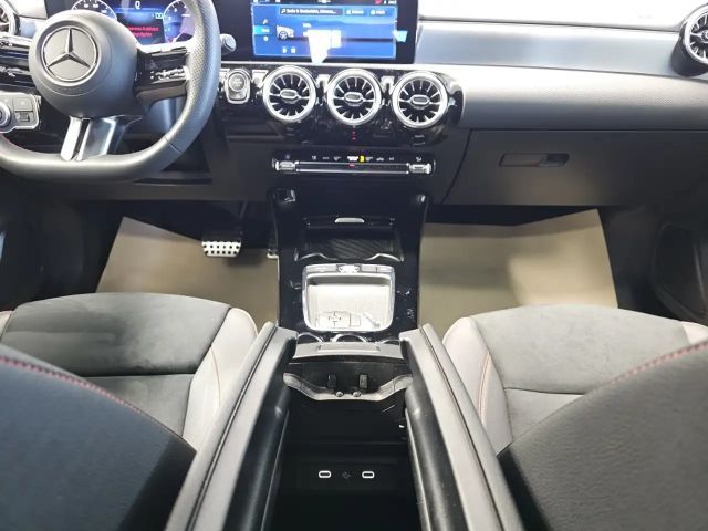 Mercedes-Benz A 200 AMG Line