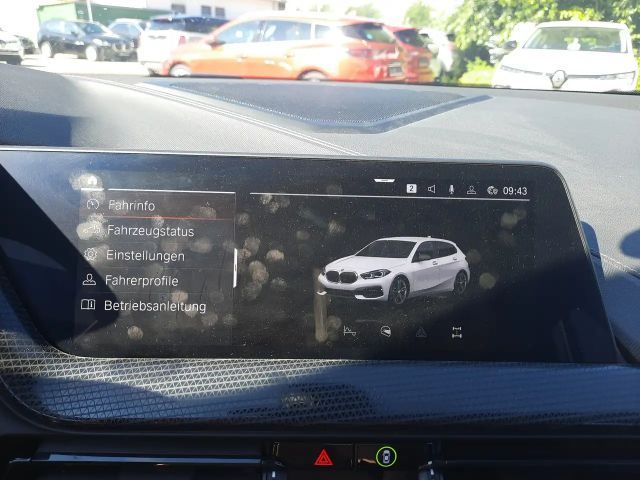 BMW 118 118i Sedan Sport Line