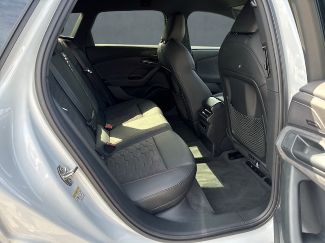 Audi A6 e-tron Avant Quattro