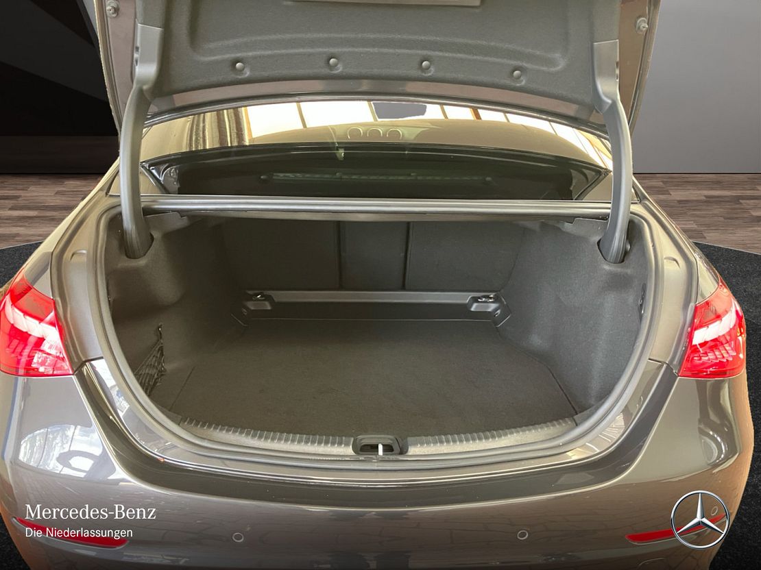 Mercedes-Benz C 180 Sedan