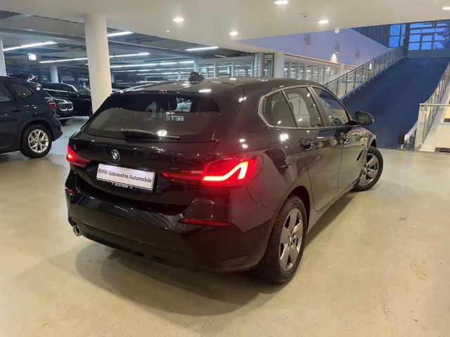 BMW 118 118i 5-deurs Sedan